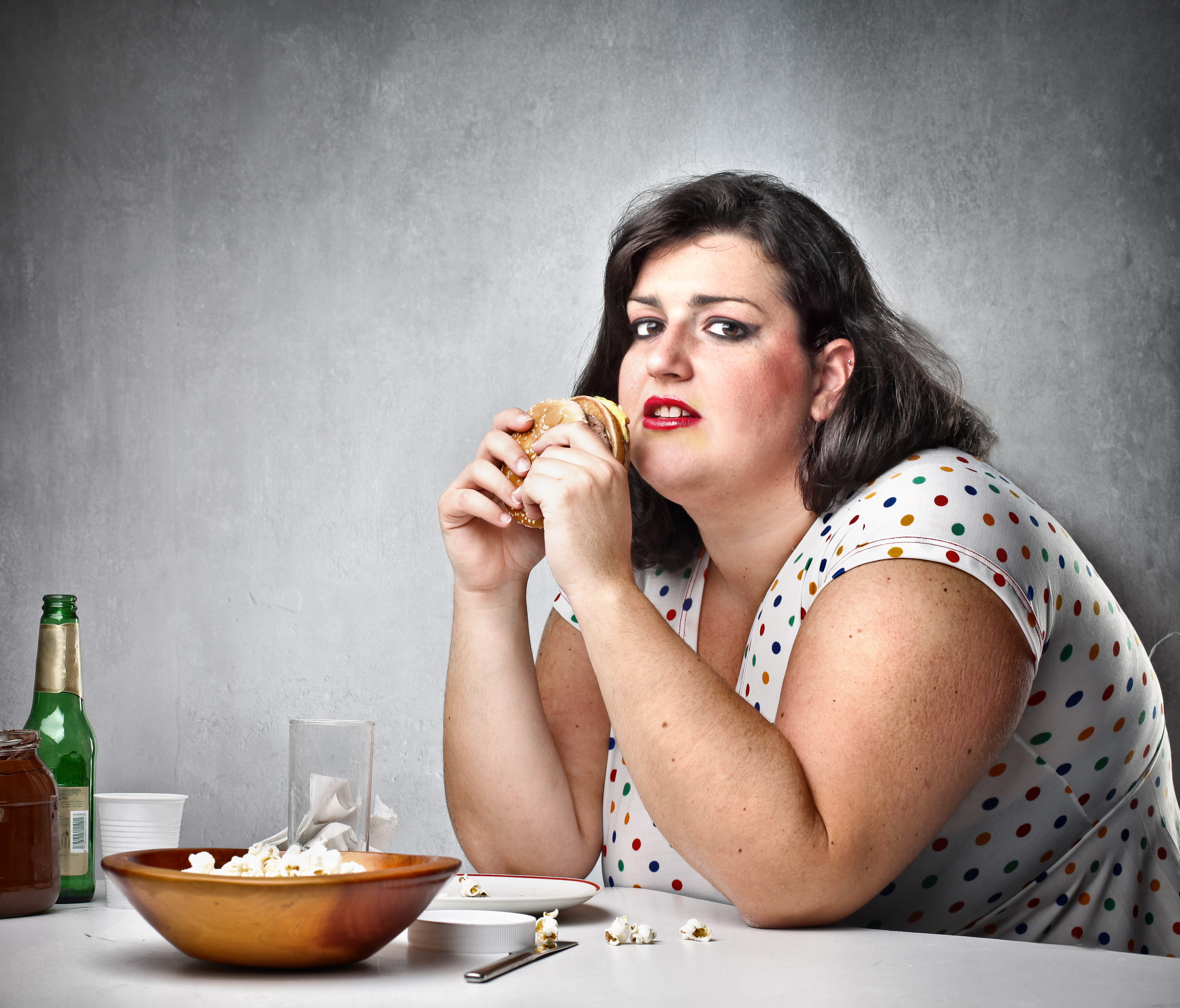 Сайт толстый женщина. Женщина с избыточным весом.